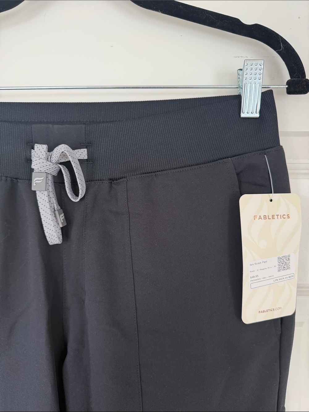 NWT Fabletics Women’s Ion Scrub Pants with Side Pocket - Picture 2 of 5